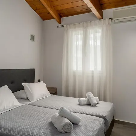 Semesterbostad Deifilia